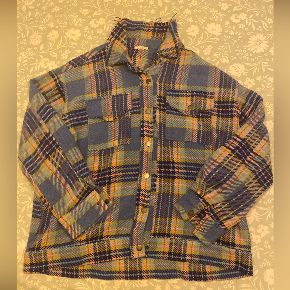 LA MIEL Boutique Blue Plaid Button Down Shirt Distressed Raw Hem Line Size Large